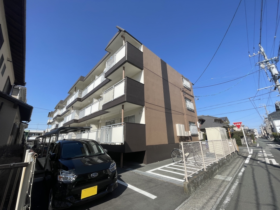 外観もどっしり落ち着いた雰囲気