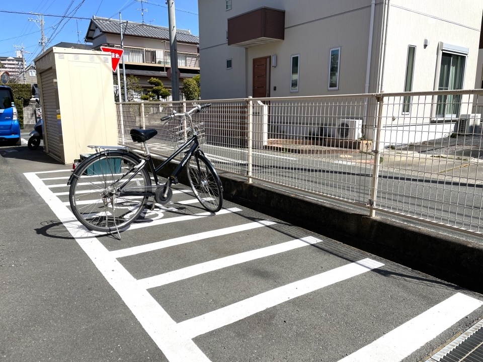 屋根なし駐輪場