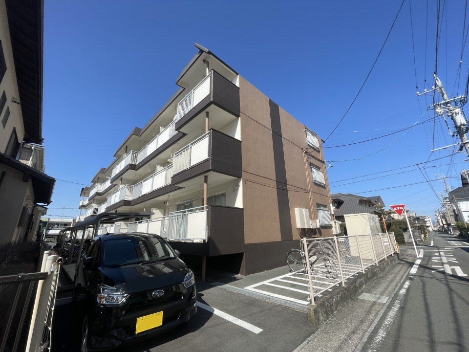 外観もどっしり落ち着いた雰囲気