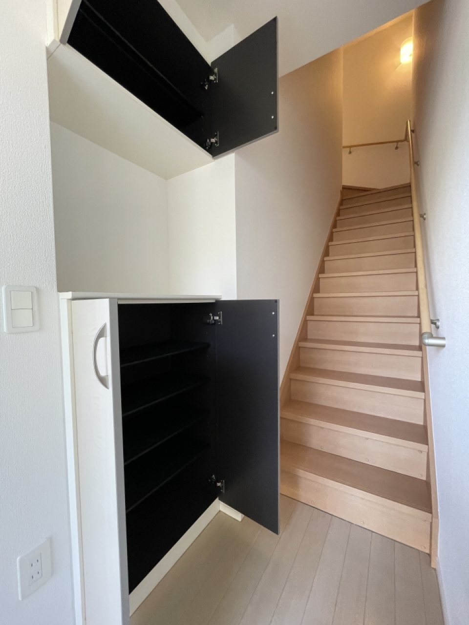 シューズボックス付き。