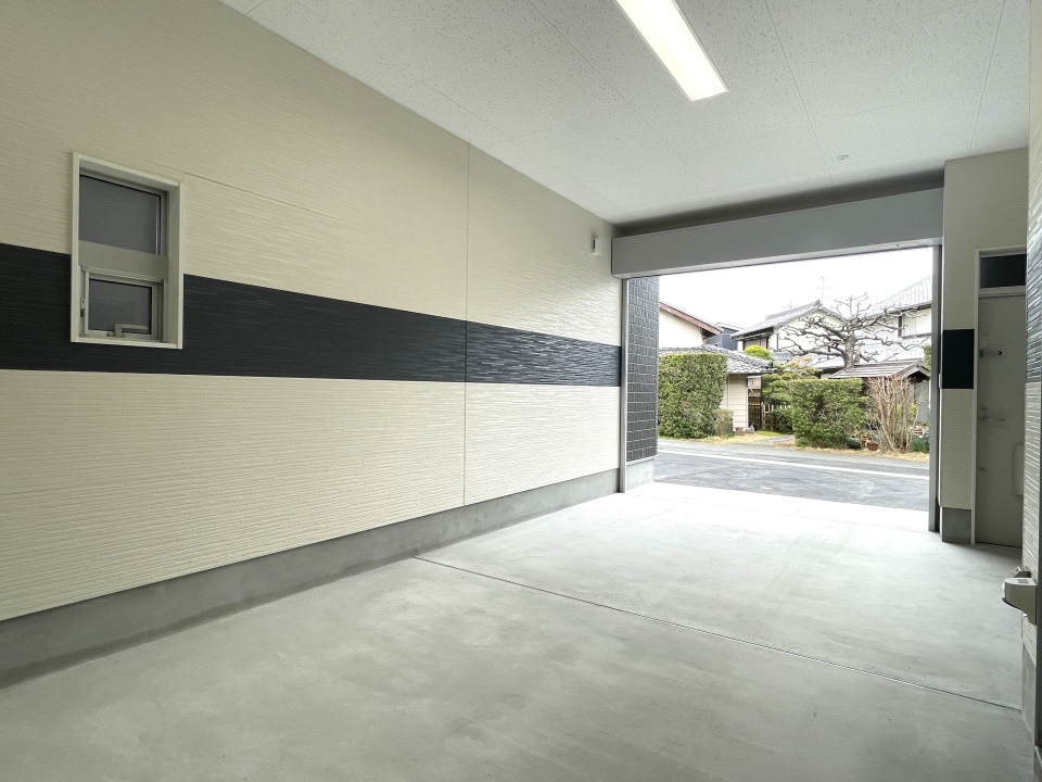 広々としたガレージ内！