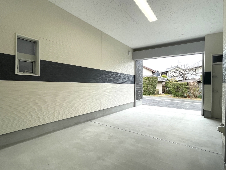 広々としたガレージ内！