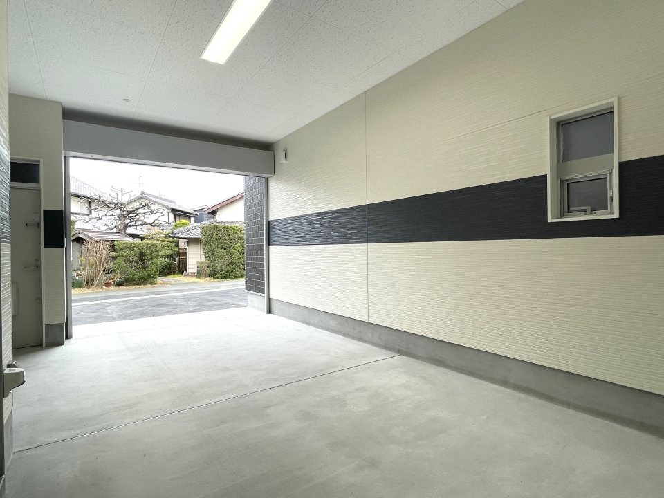 広々としたガレージ内！