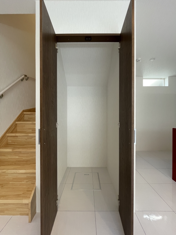 階段下もしっかり収納できます◎