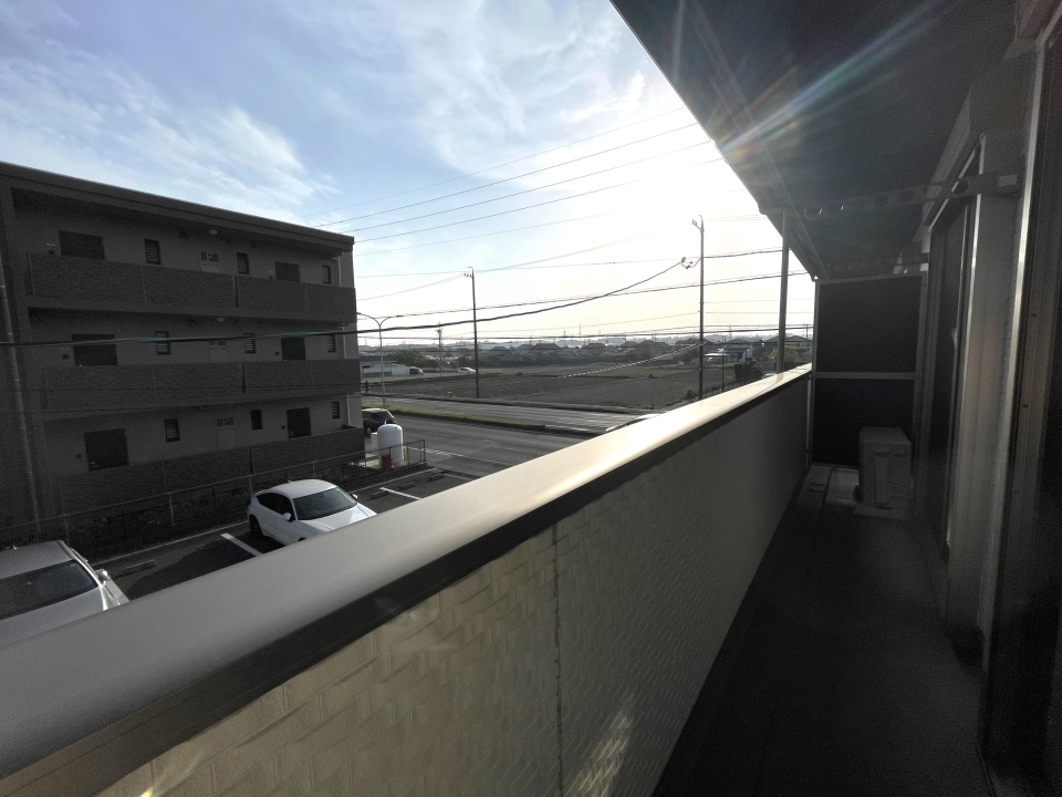 バルコニーは日当たりバッチリ！