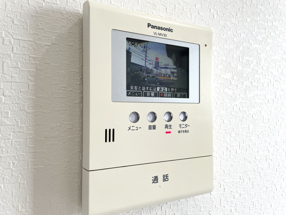 モニター付きインターホンで突然の来客も安心♪