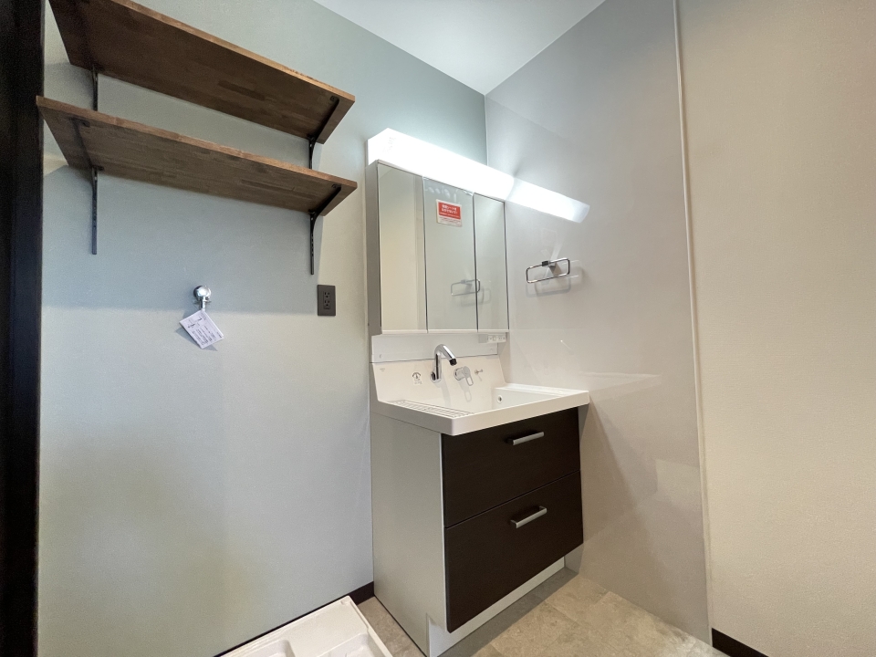 独立洗面※写真は他のお部屋の物を使用しています。現状と異なる場合があります。