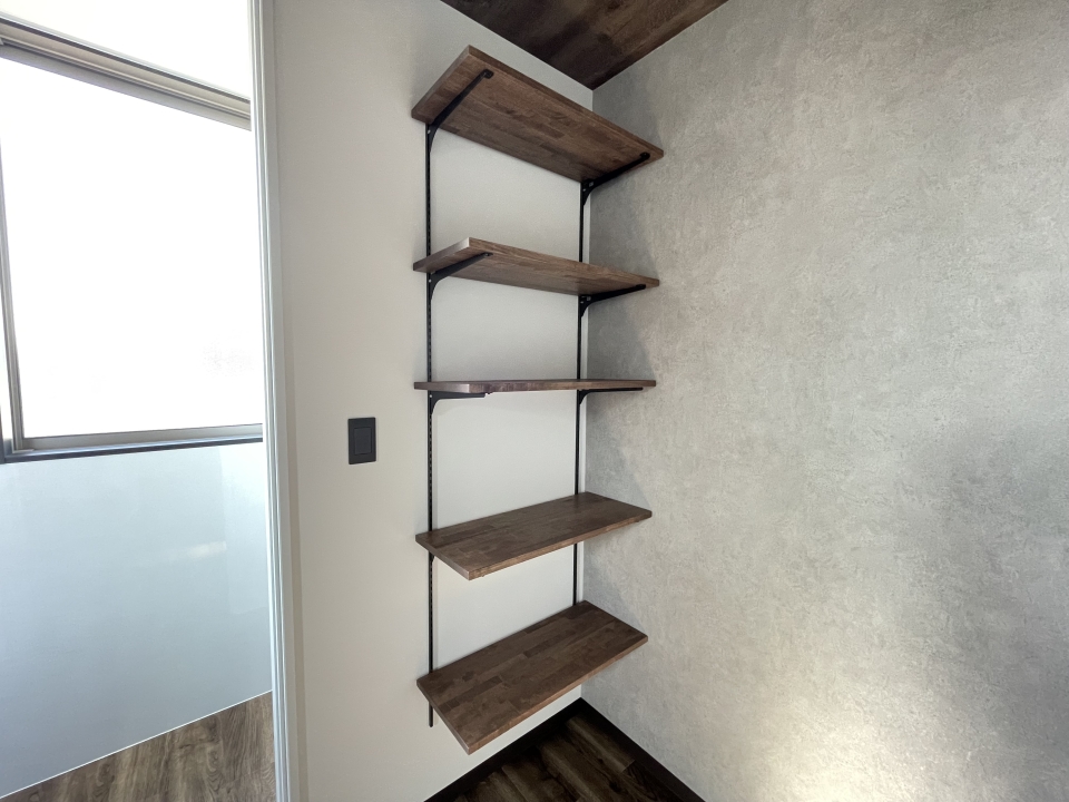 既設の棚も可愛い※写真は他のお部屋の物を使用しています。現状と異なる場合があります。