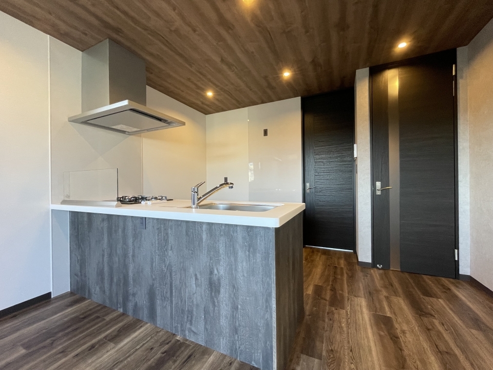 人気の対面式システムキッチン！※写真は他のお部屋の物を使用しています。現状と異なる場合があります。