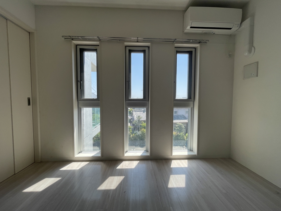 特徴的なLDKの窓♪