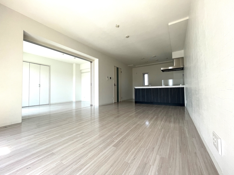 隣の洋間とつなげると開放感抜群です。