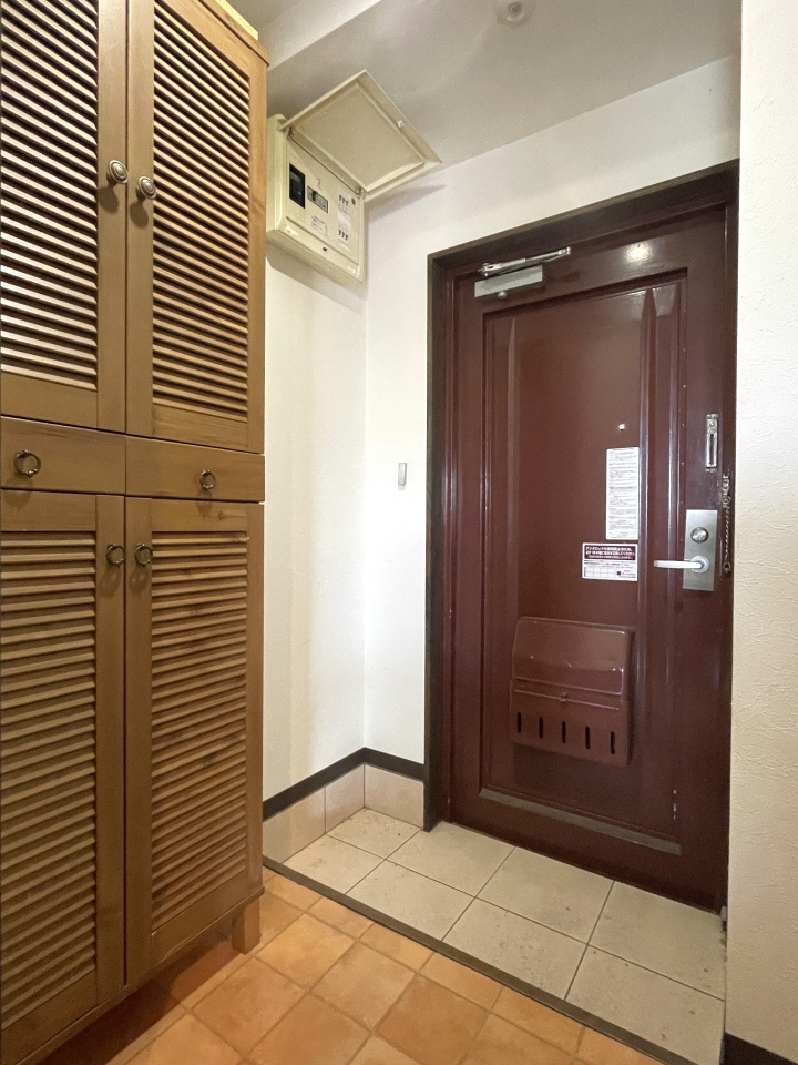 シューズボックス付きの玄関