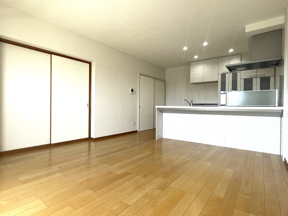 LDKからは隣の和室へ