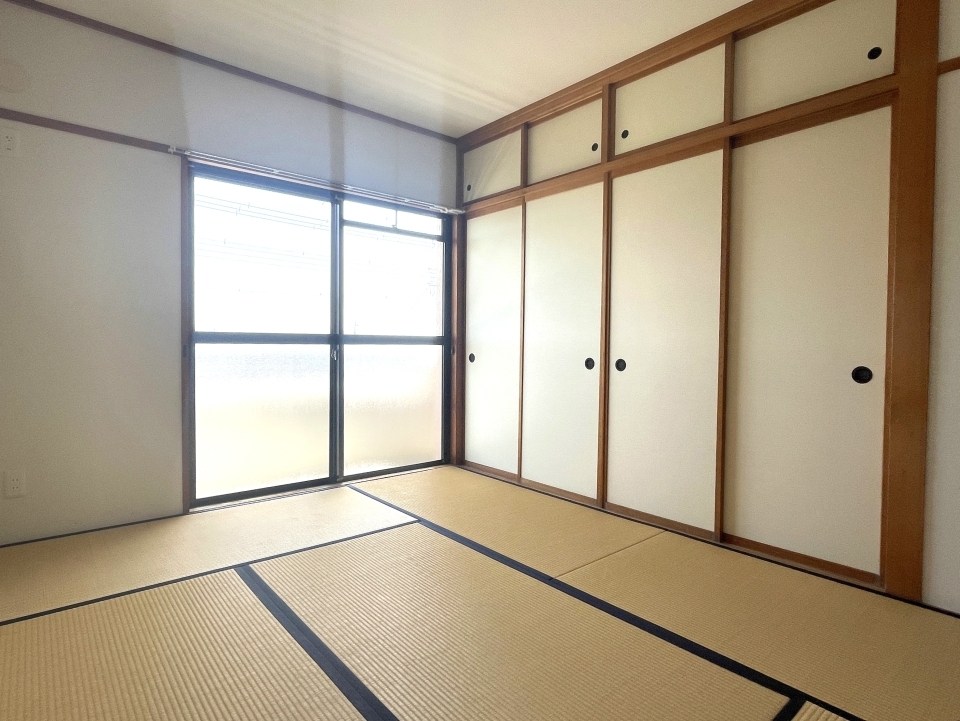 LDK隣の6帖和室。