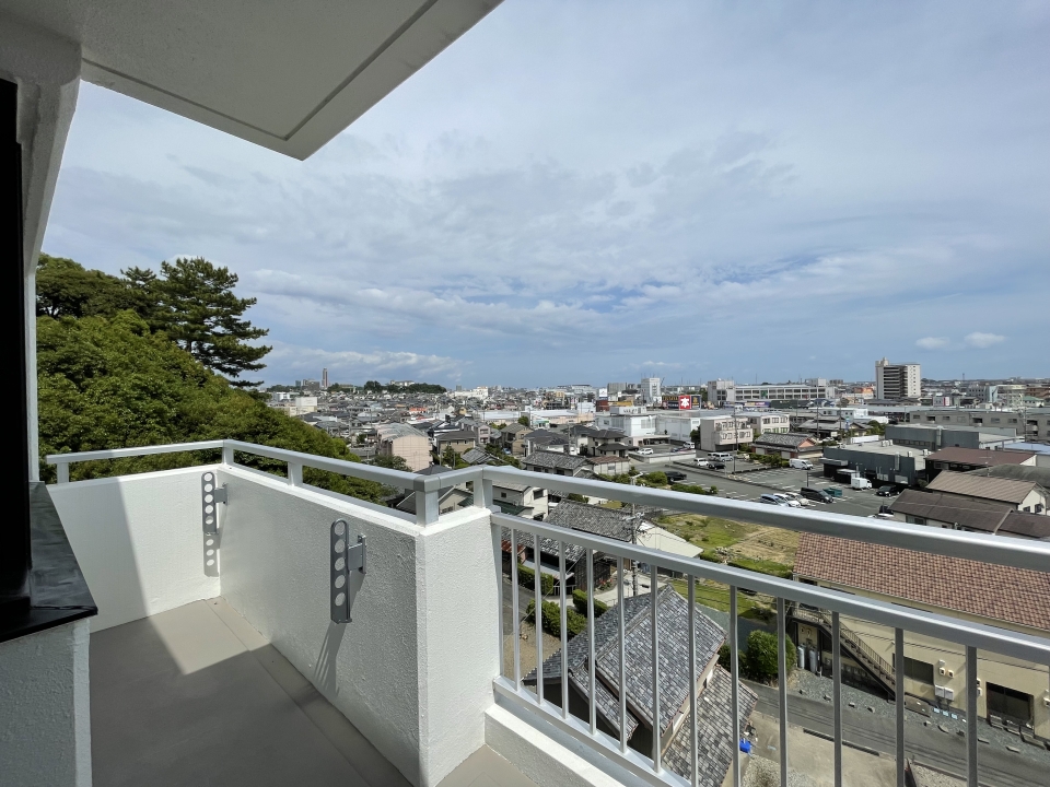 どうですか！南向きの眺望。朝も昼も夜も楽しめます。