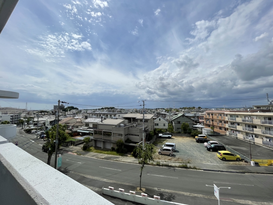 廊下側の眺望もいいですよ。