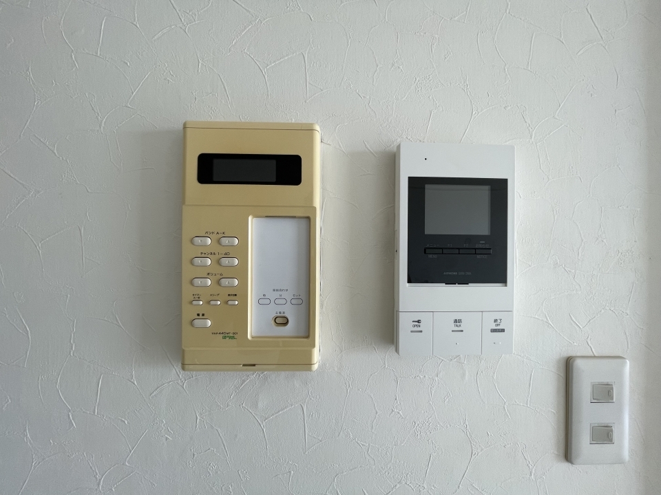 オートロックのモニターと有線放送のチャンネル。