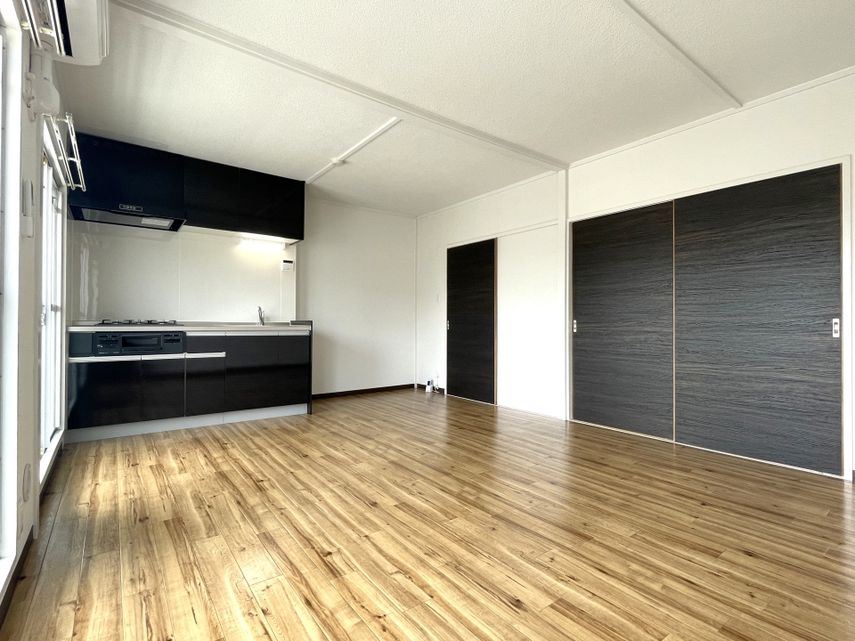 木&times;黒で大人なお部屋へ！