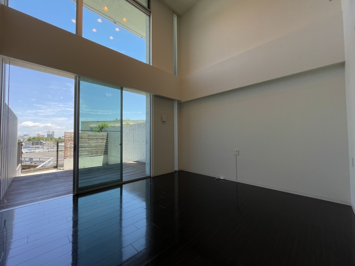 天井まで窓があって開放的！