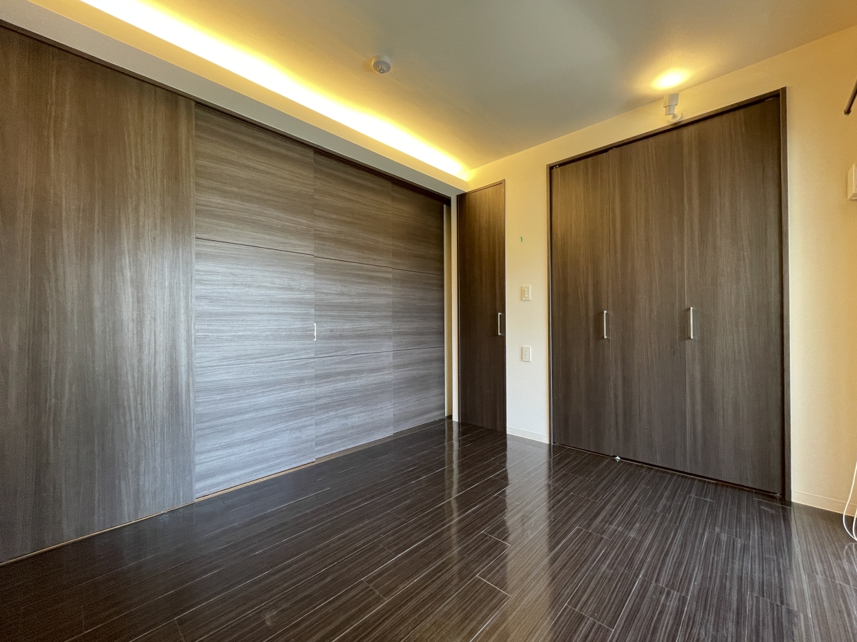 解放可能の間仕切り付き