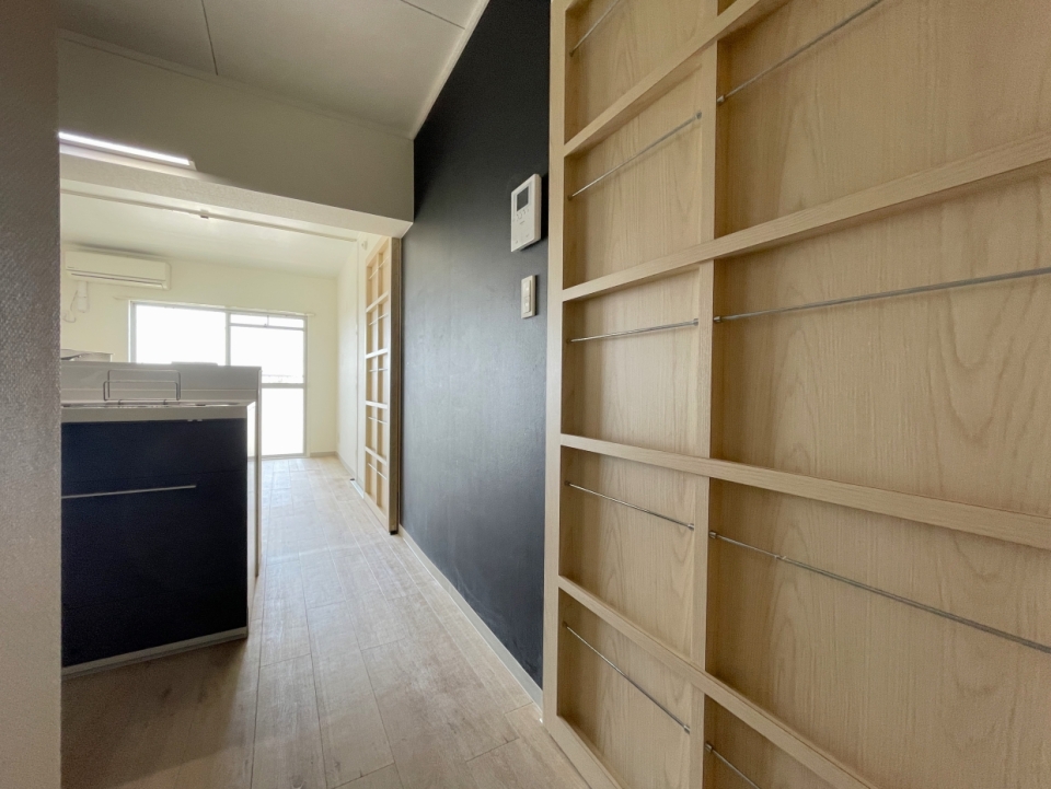 マガジンラック＋引き戸