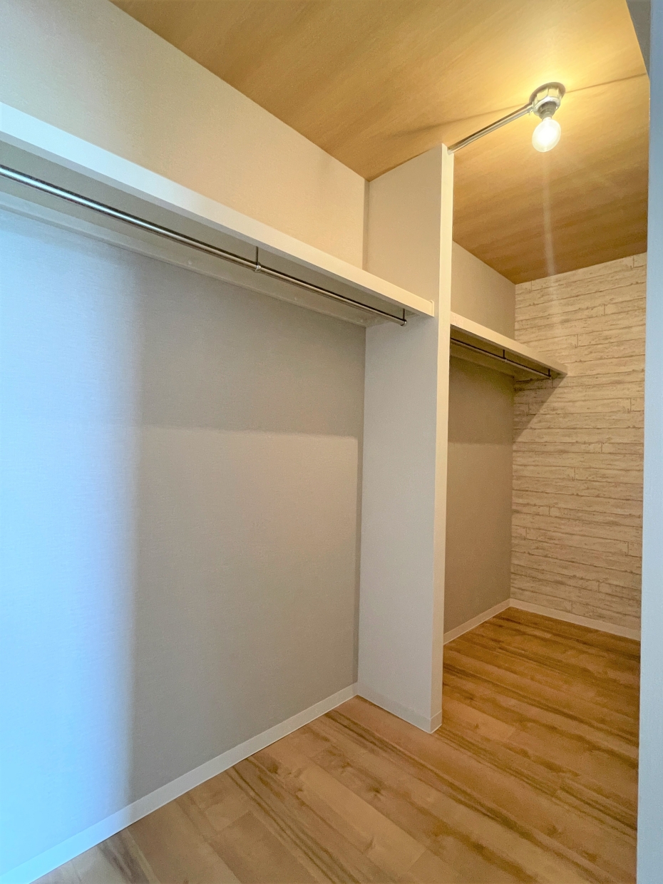 奥まで広々のウォークインクローゼット付き！