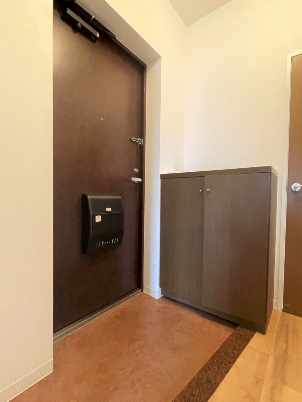 シューズボックスはコンパクトサイズです