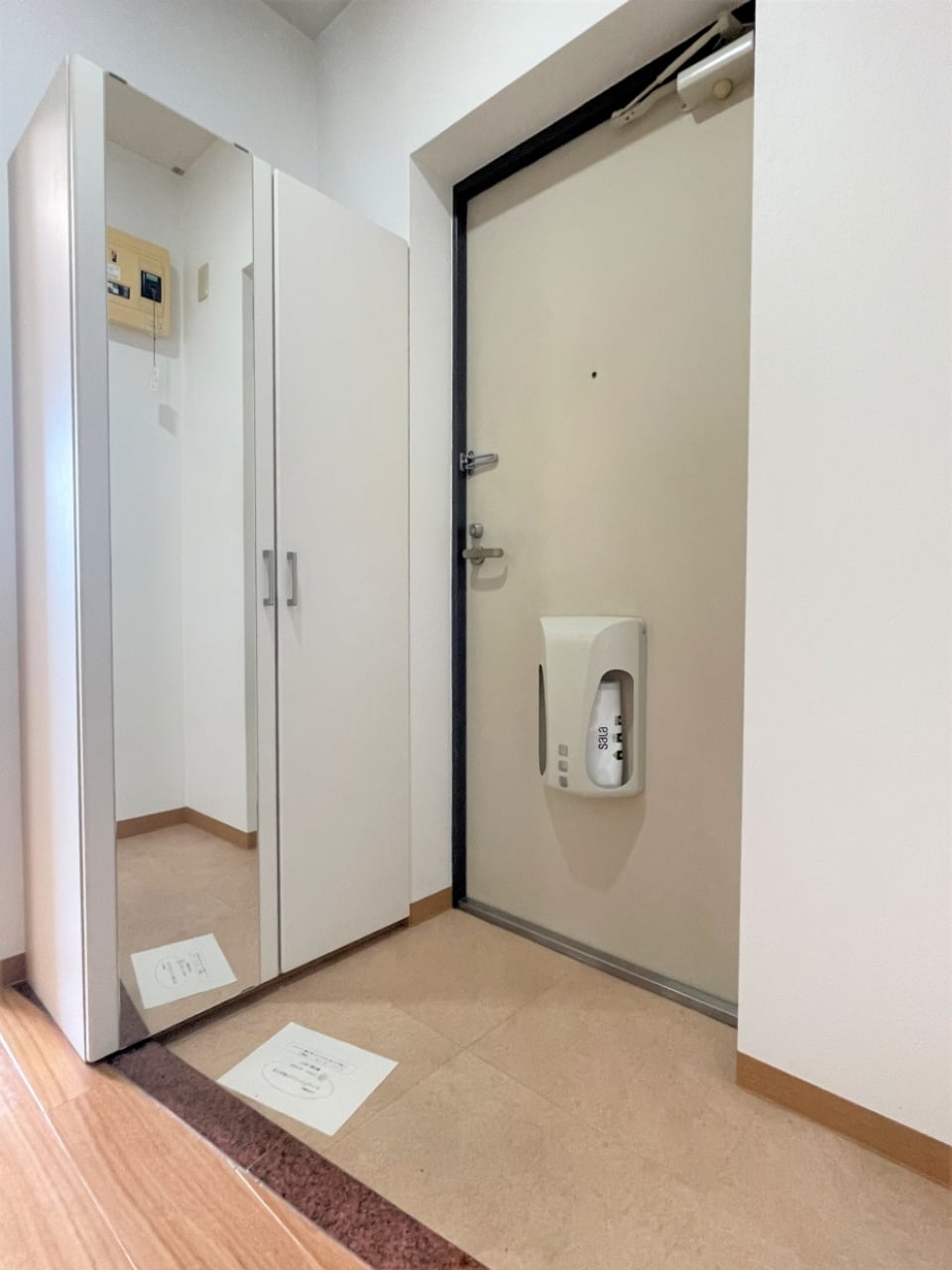 前身鏡付きのシューズボックス！