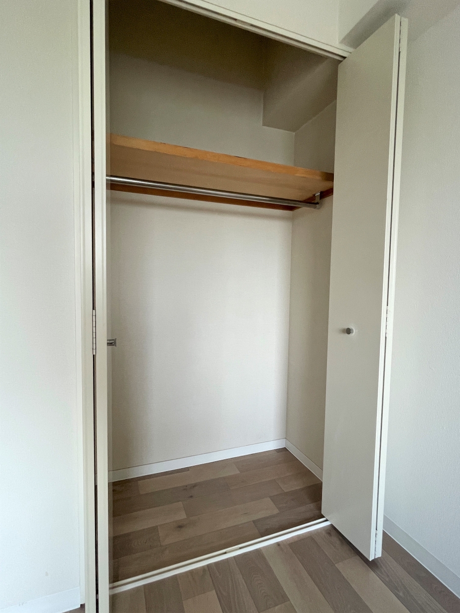 こちらにも収納があります