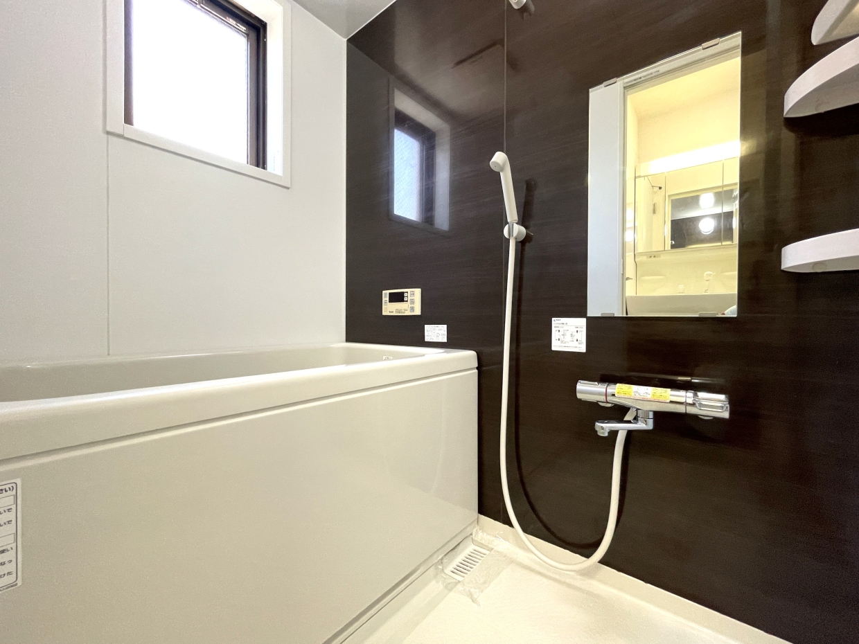 お風呂もきれい。追い炊き機能付き。