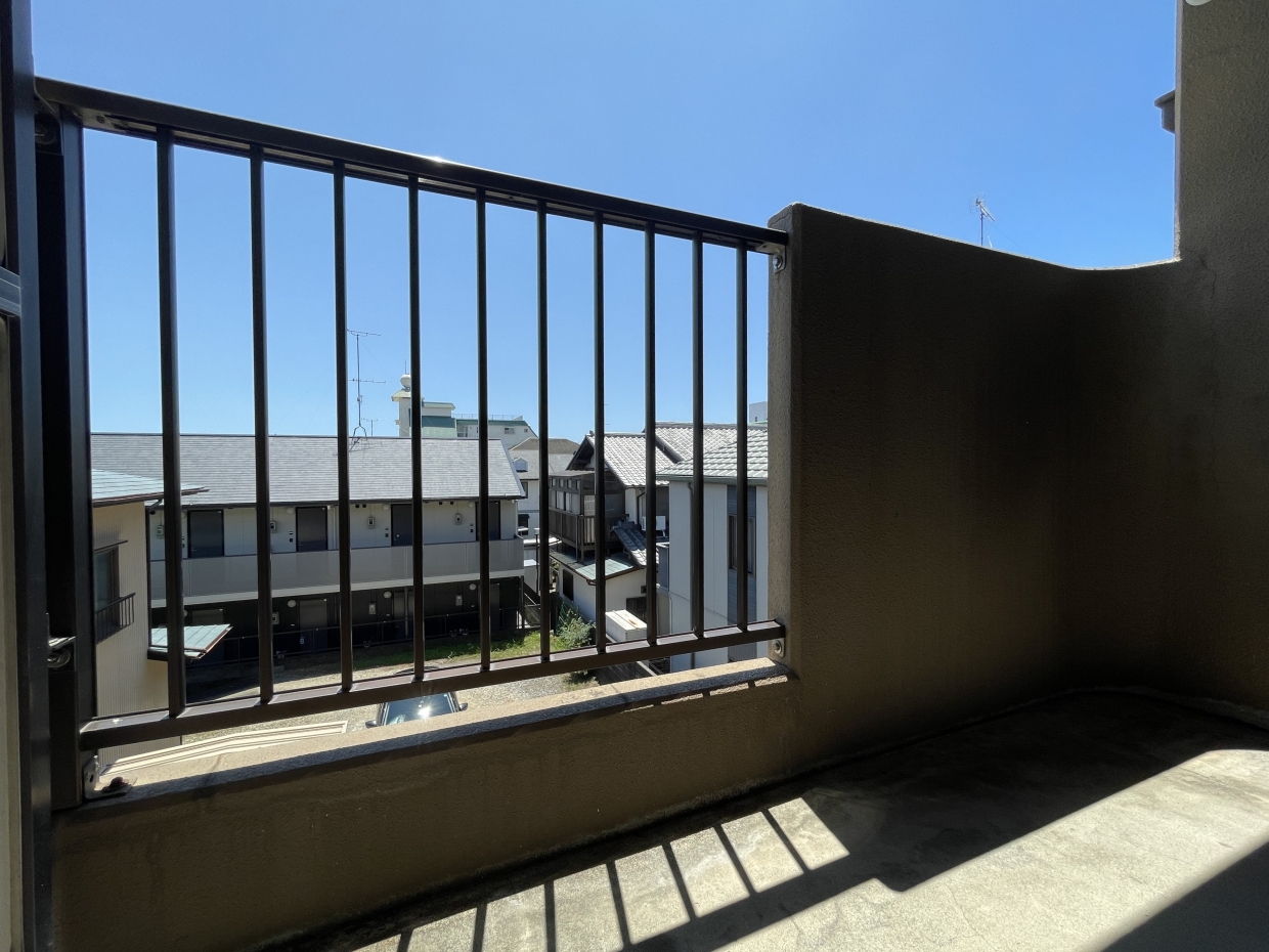 青空が見える南側ベランダ