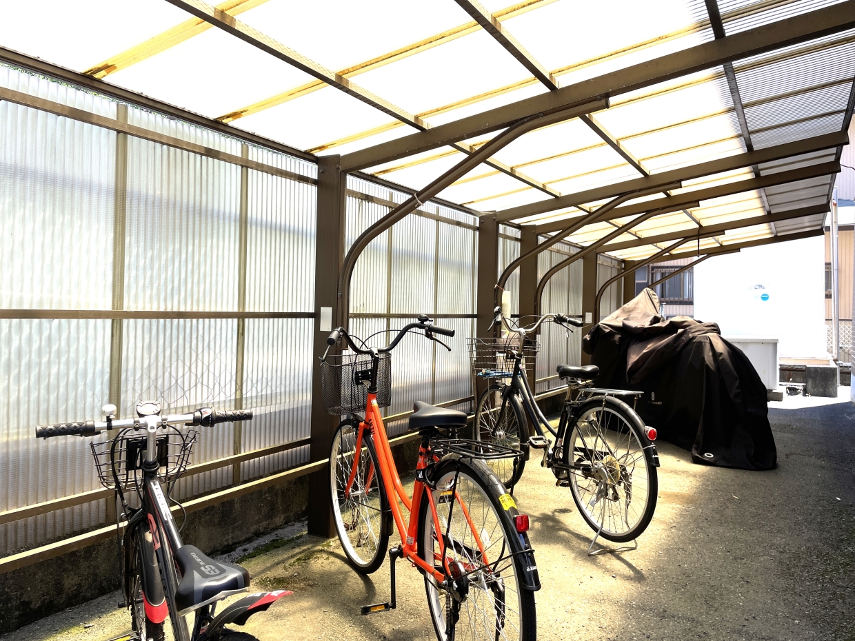 外には駐輪場もあります