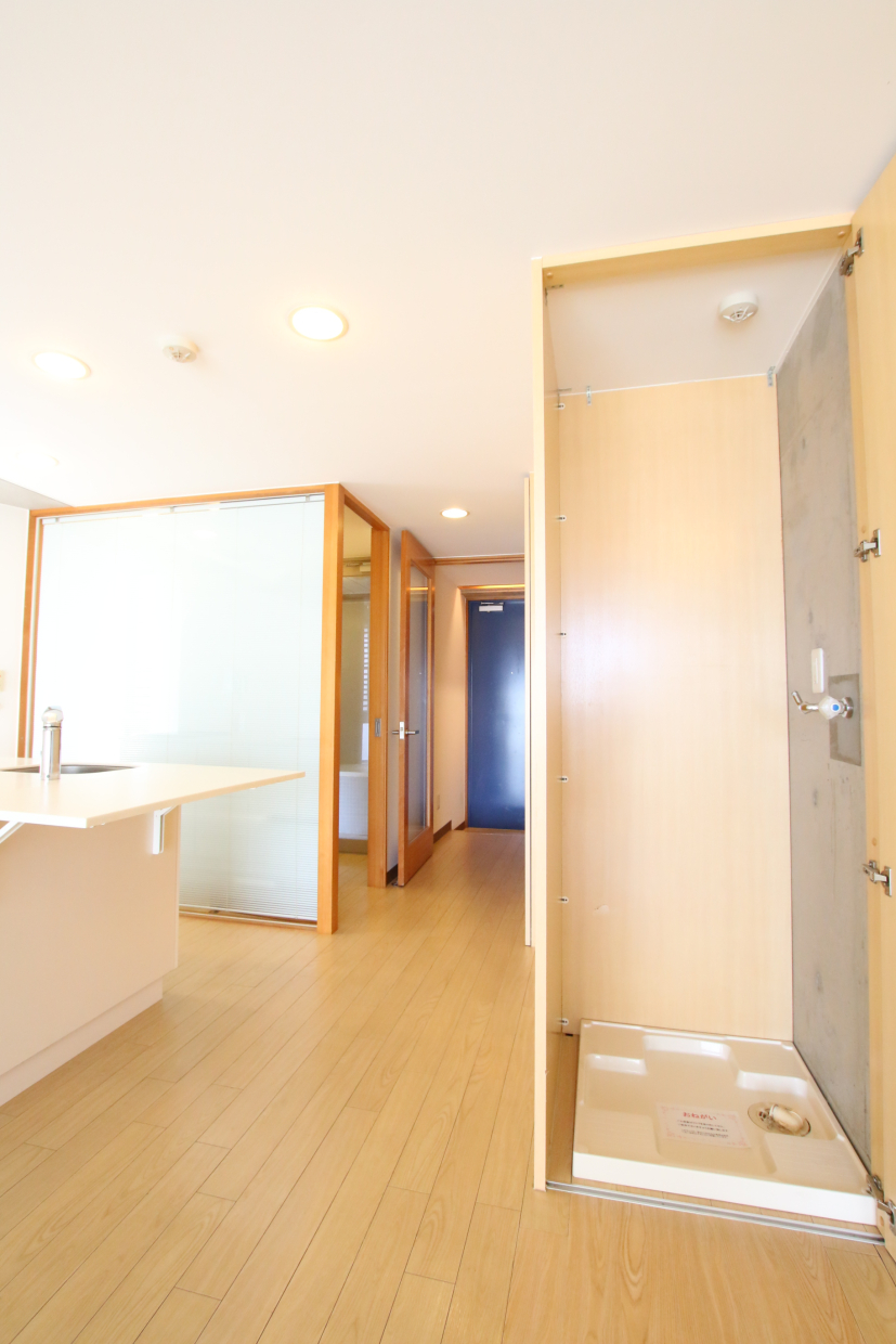 生活感の出るアイテム&rdquo;洗濯機&rdquo;は隠します。