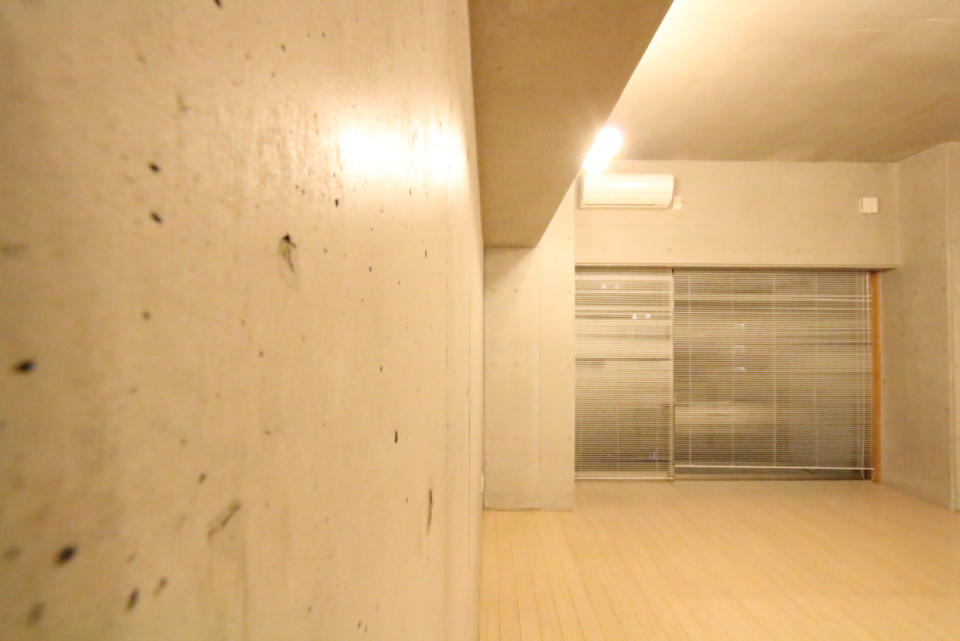 ゴリゴリのコンクリ感。打ちっぱなしの魅力です。