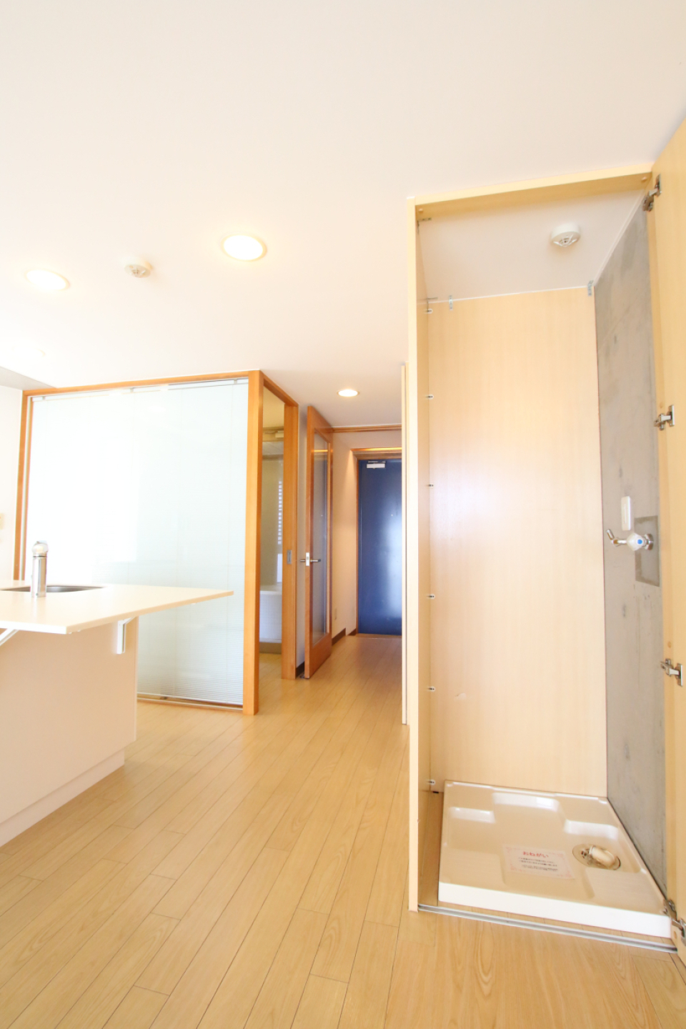 生活感の出るアイテム”洗濯機”は隠します。