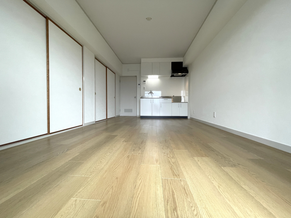 キッチンから見渡せる9帖のLDK