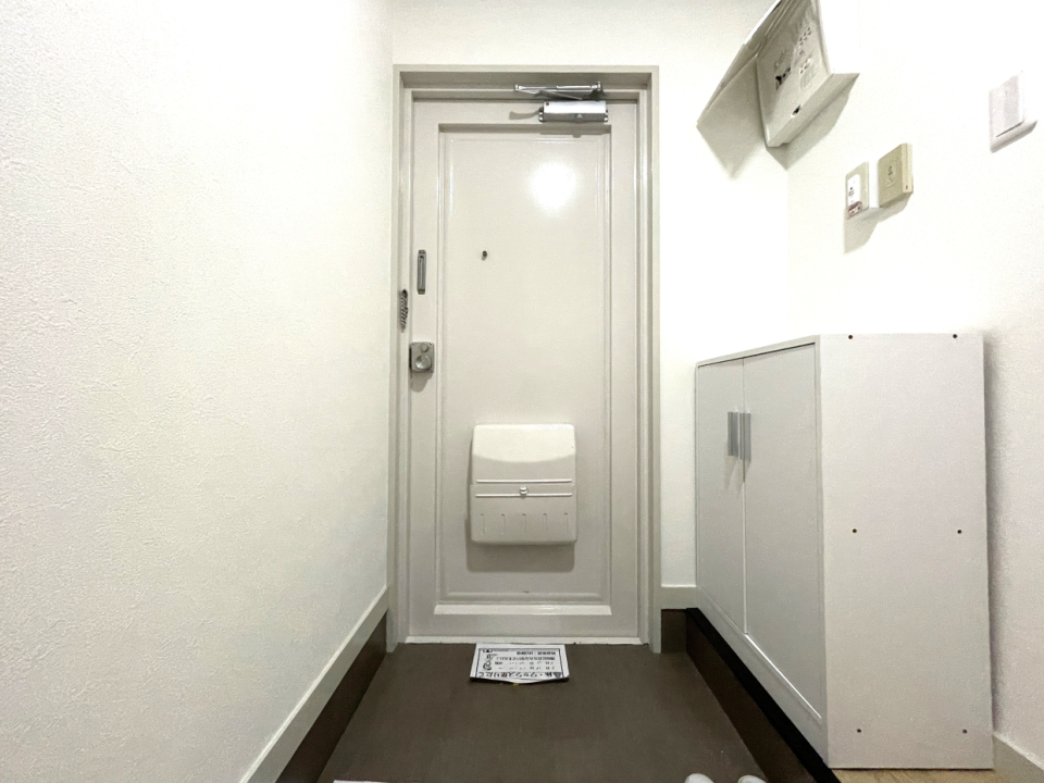 玄関にはシューズボックスがあります。