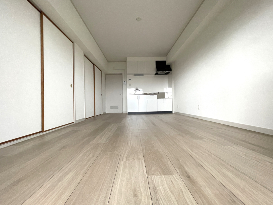 9帖のリビングとこじんまりしてますが、和室を開放すると広々です。