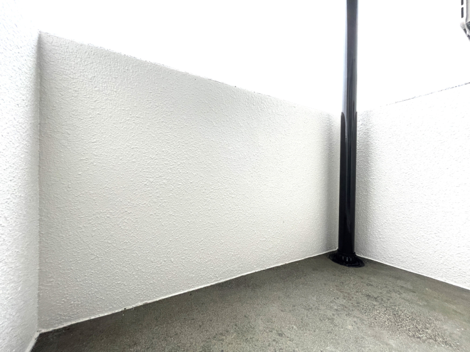 北側の小さめのベランダ。