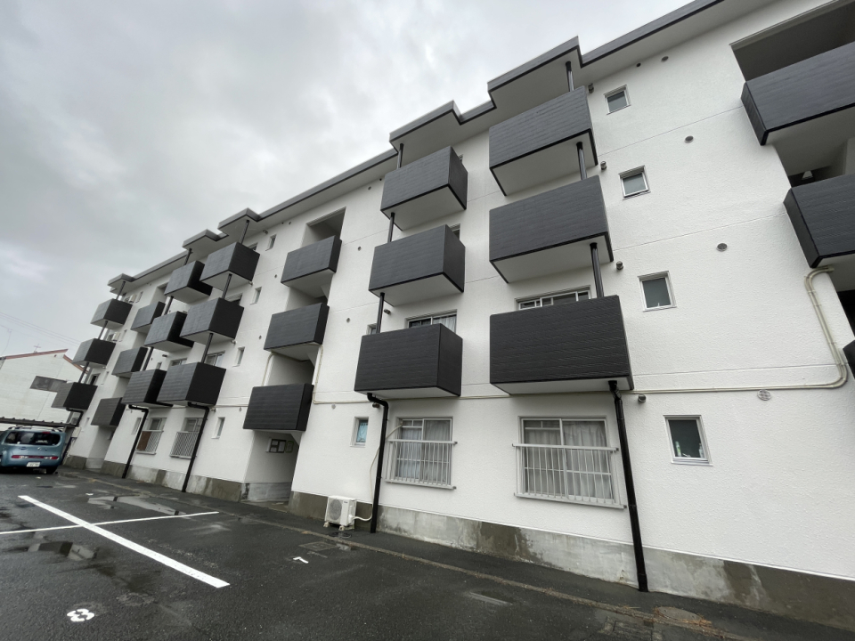 外観。お部屋は三階になります。