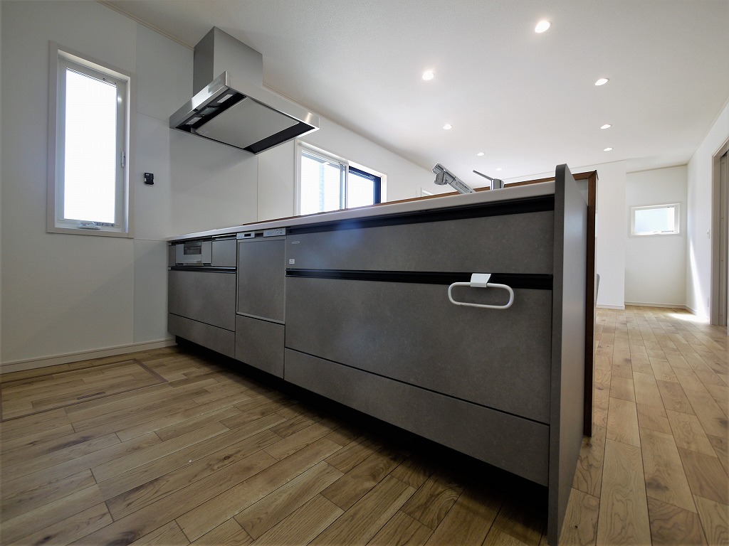 もちろん対面キッチン。食洗機もついたハイグレードタイプです。