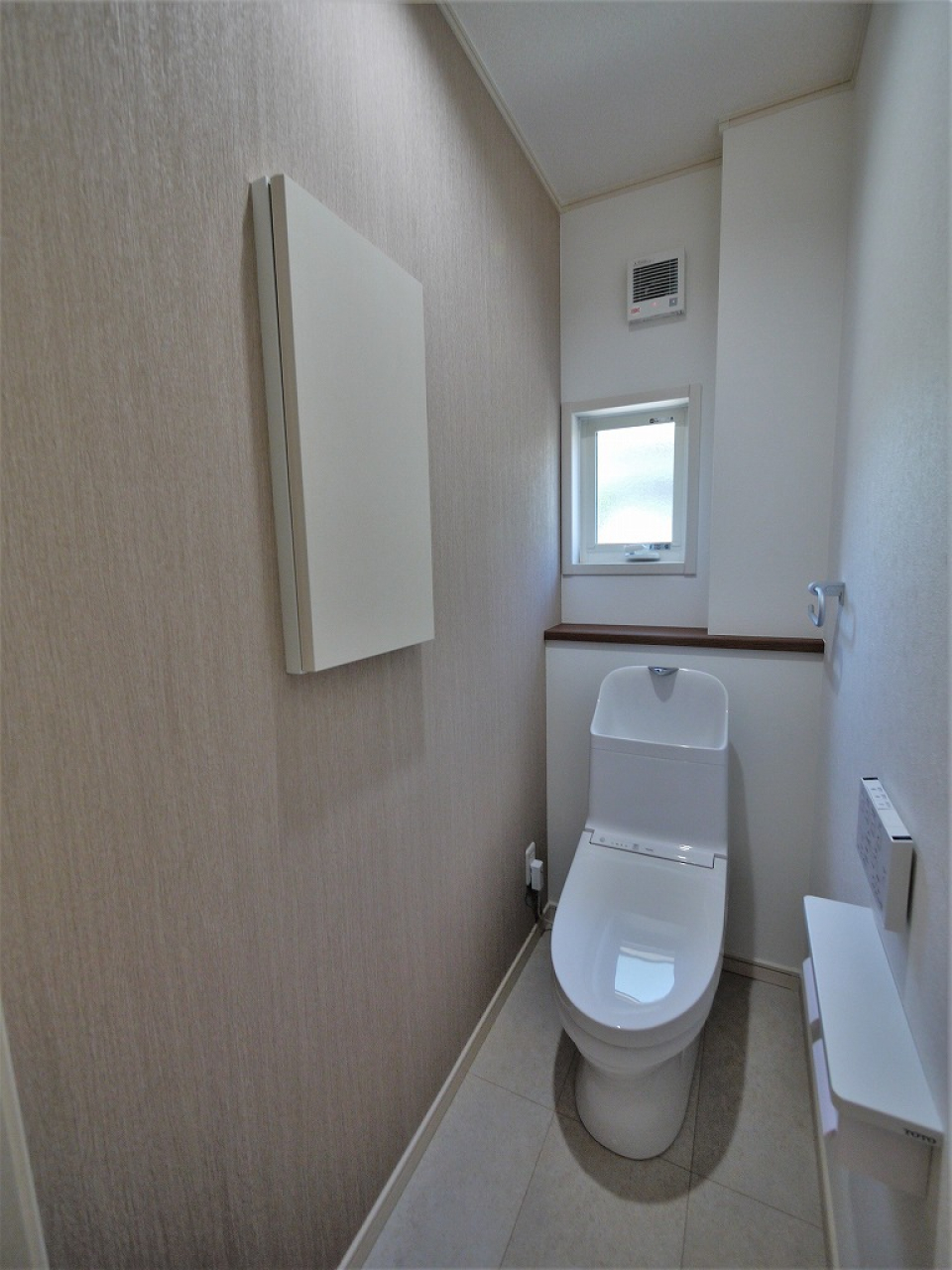 1階にも2階にも。貴重な小物入れがポイント。