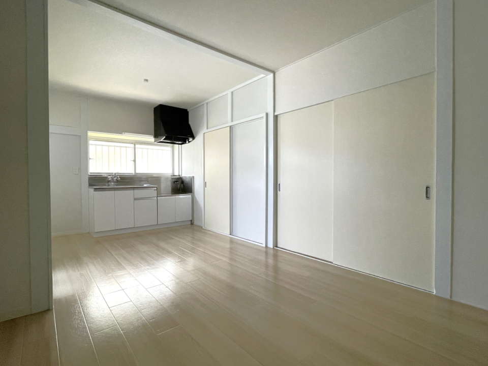 隣の洋室とは扉で仕切ることができます◎