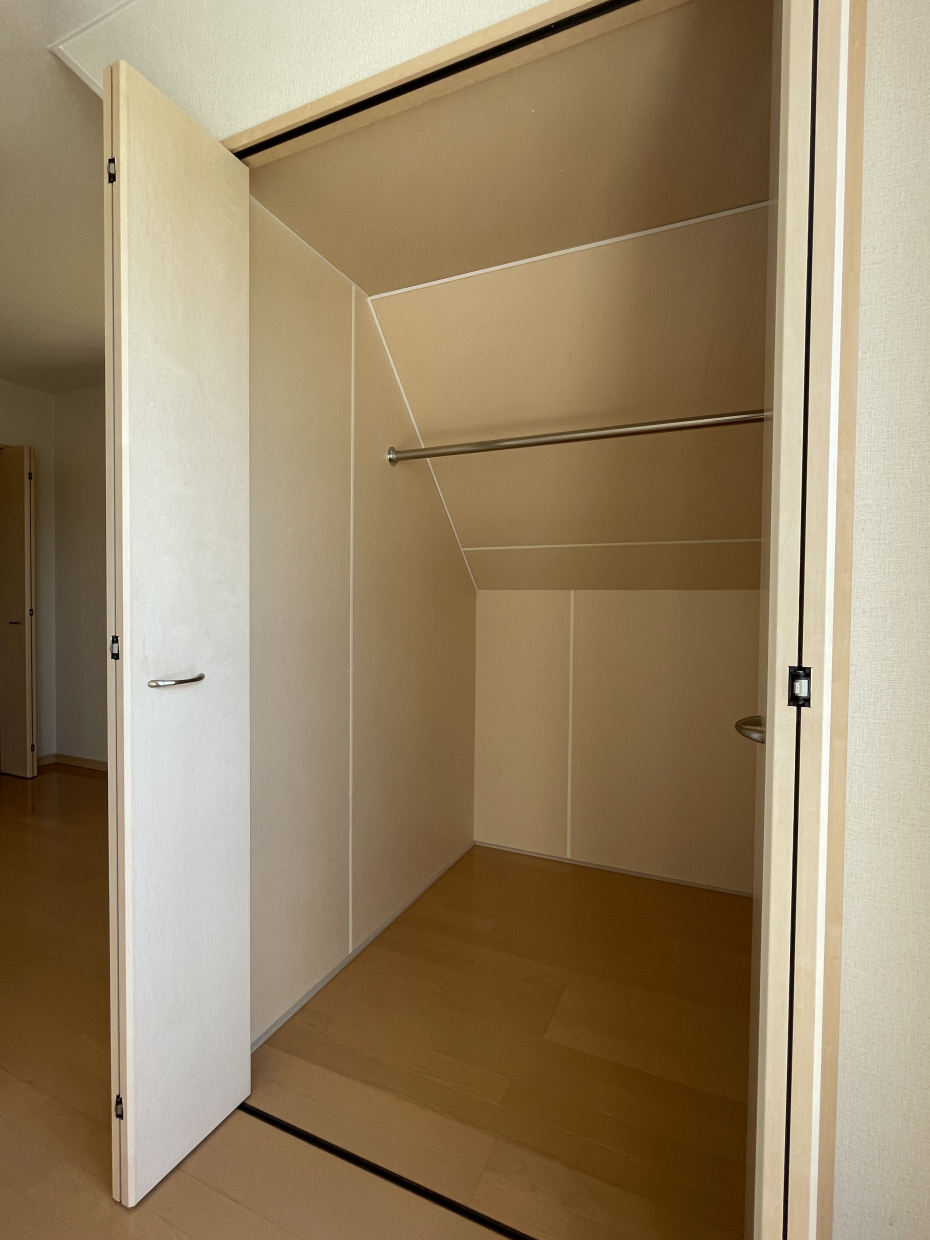 各洋室に収納ついてます！