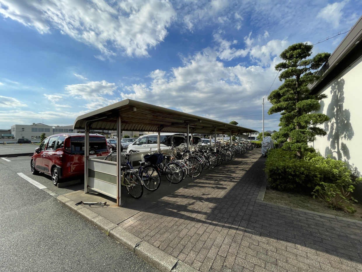 広々な駐輪場！