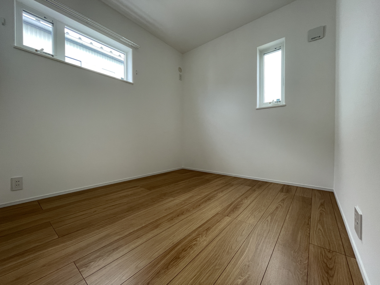 隣にも4.4帖の洋室