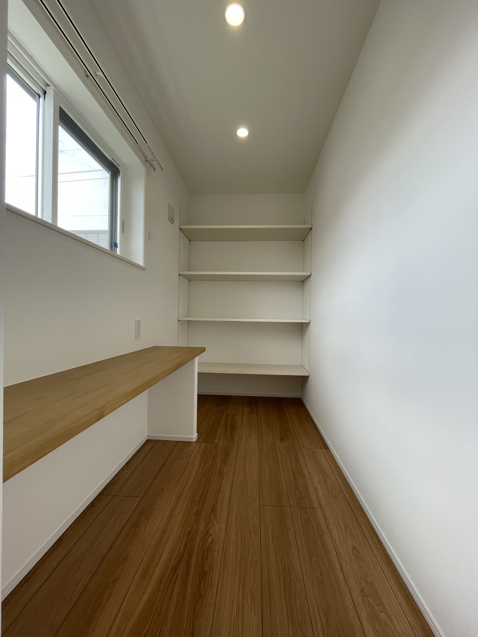 さらに書斎もついています。