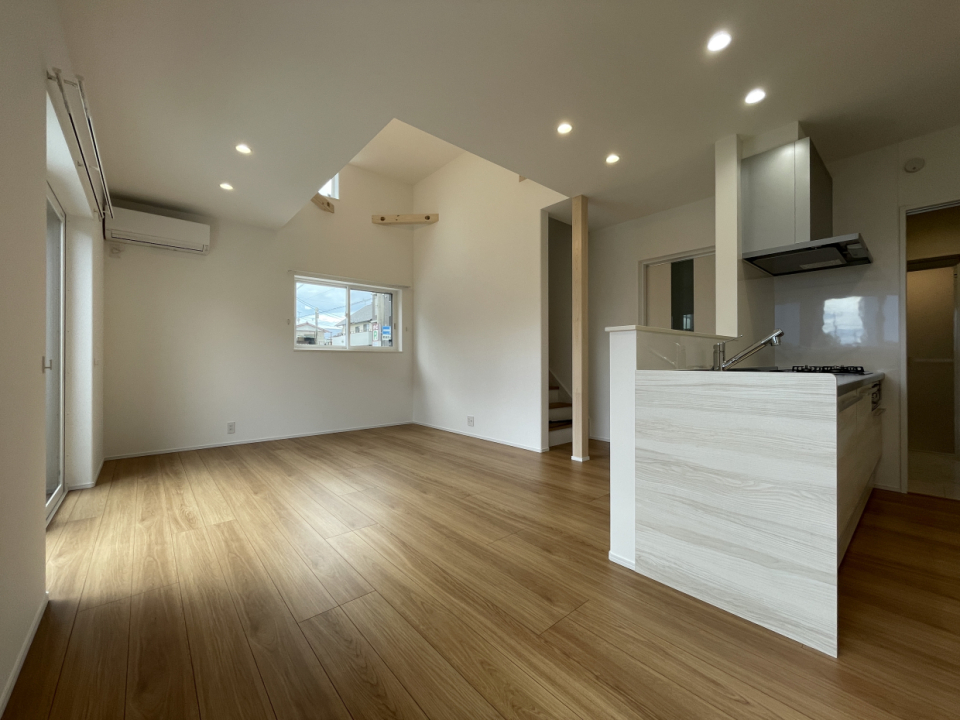 明るく日差しが入ります