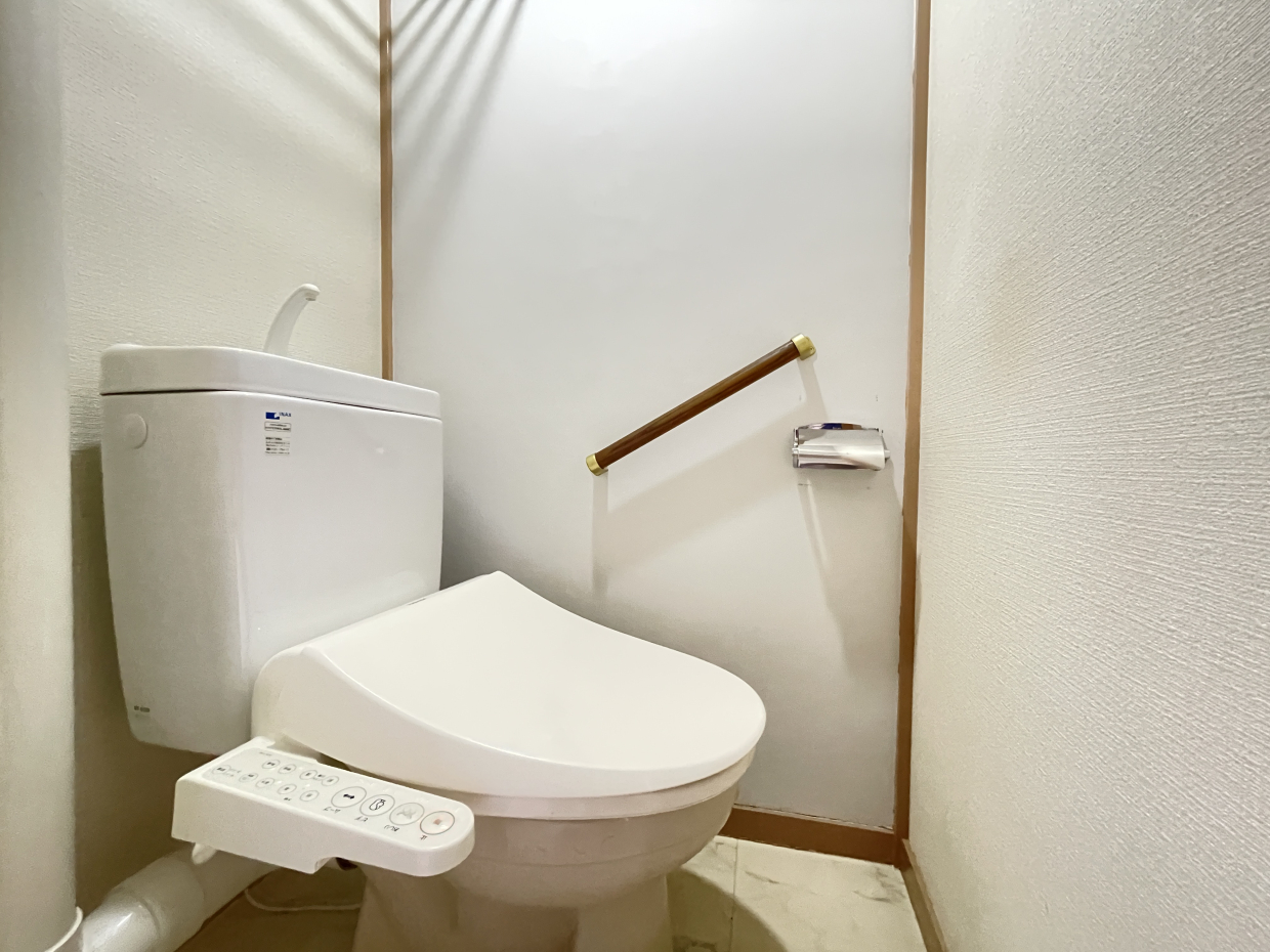 トイレには手すりが付いてます