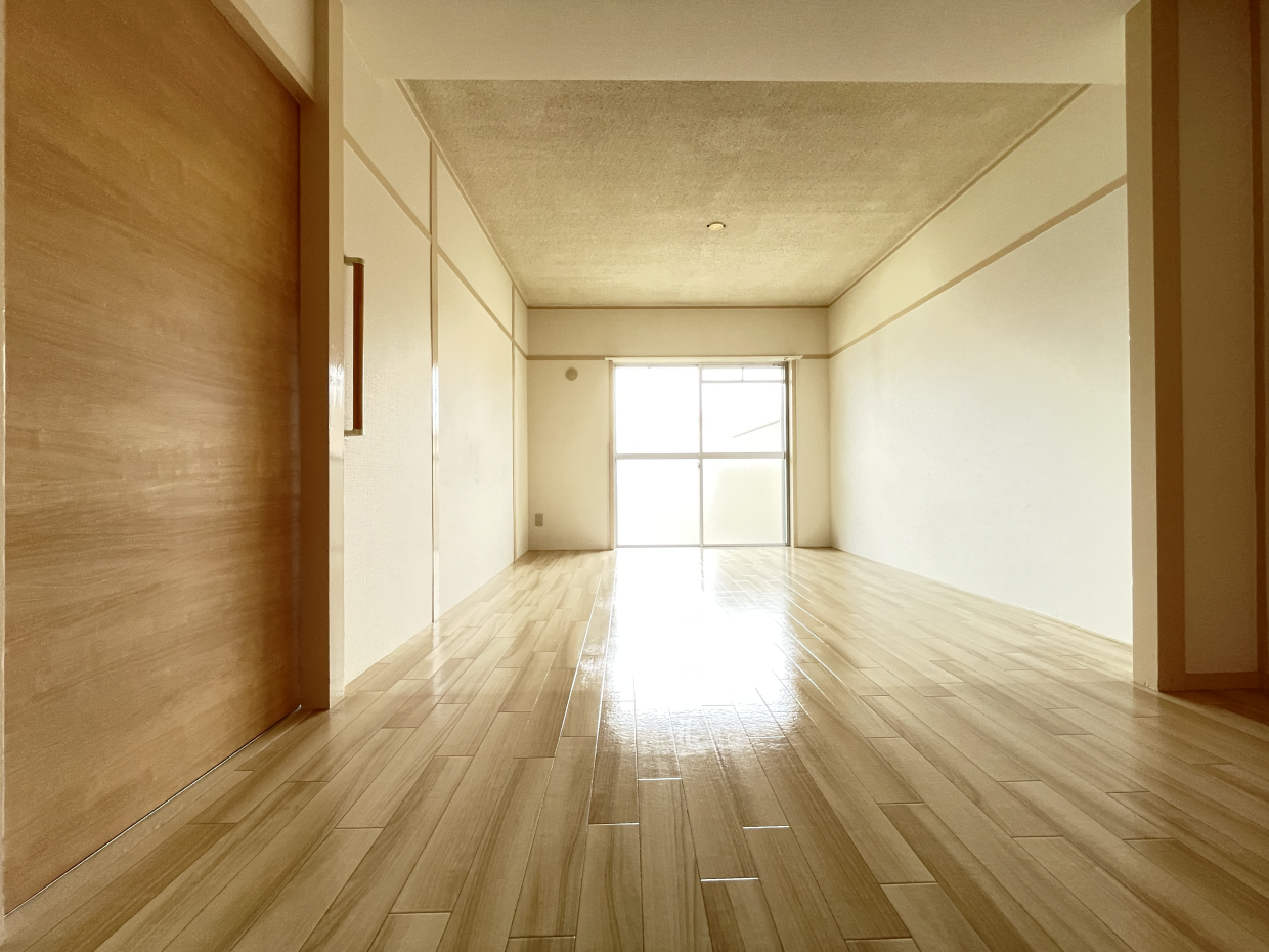 キッチン側から見たリビング